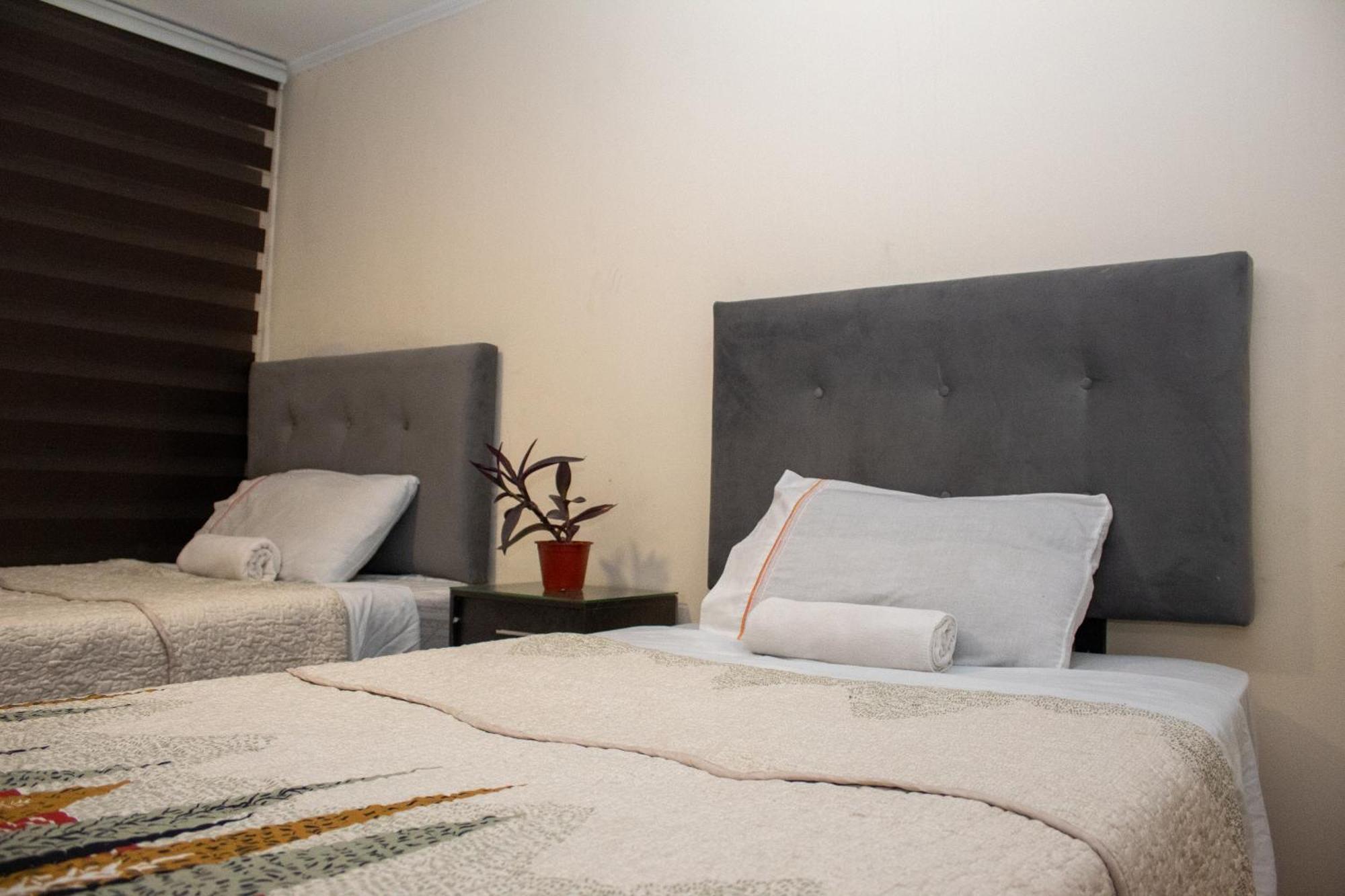 Chez Humbert Hostel ซานติอาโก ภายนอก รูปภาพ