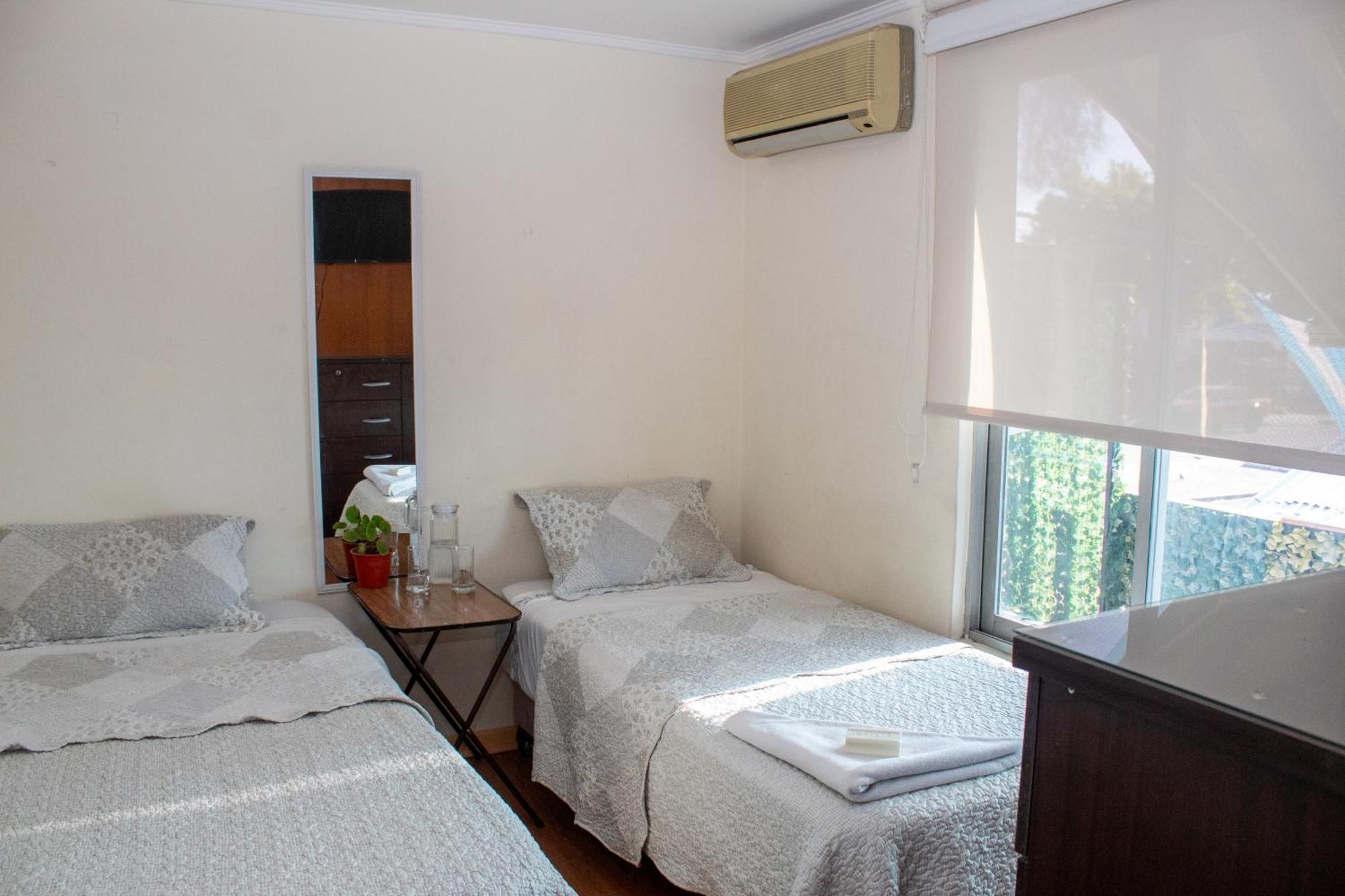 Chez Humbert Hostel ซานติอาโก ภายนอก รูปภาพ